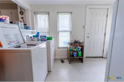 216 Prospect Street, Seguin, TX 78155 - Photo 8