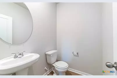 1240 Sweden, Seguin, TX 78155 - Photo 22