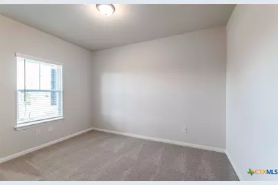 1240 Sweden, Seguin, TX 78155 - Photo 4