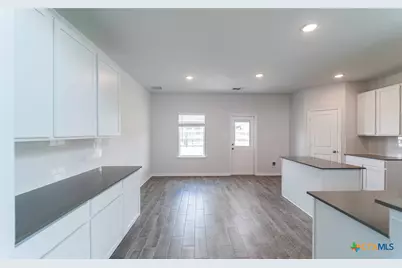 1216 Sweden, Seguin, TX 78155 - Photo 8