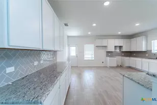 1225 Agnus Grv, Seguin, TX 78155 - Photo 8