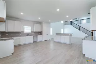 1225 Agnus Grv, Seguin, TX 78155 - Photo 10