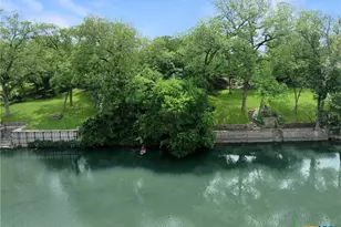 1049 River Terrace, New Braunfels, TX 78130 - Photo 10