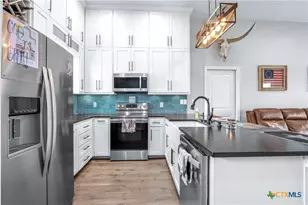 145 Navarro Xing, Seguin, TX 78155 - Photo 4