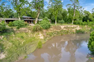 000 San Antonio River Rd, Victoria, TX 77905 - Photo 6