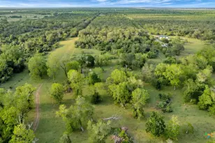 000 San Antonio River Rd, Victoria, TX 77905 - Photo 16