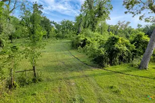 000 San Antonio River Rd, Victoria, TX 77905 - Photo 14