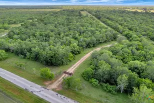 000 San Antonio River Rd, Victoria, TX 77905 - Photo 42