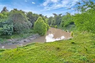 000 San Antonio River Rd, Victoria, TX 77905 - Photo 14