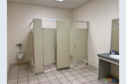 202 N Camp Street, Seguin, TX 78155 - Photo 10