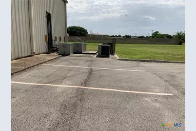 1012 Schriewer, Seguin, TX 78155 - Photo 10