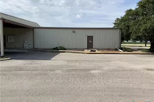 1012 Schriewer, Seguin, TX 78155 - Photo 8