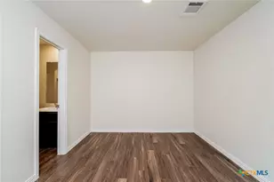 613 S 24th St, Temple, TX 76501 - Photo 10