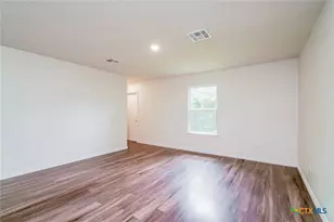 613 S 24th St, Temple, TX 76501 - Photo 4