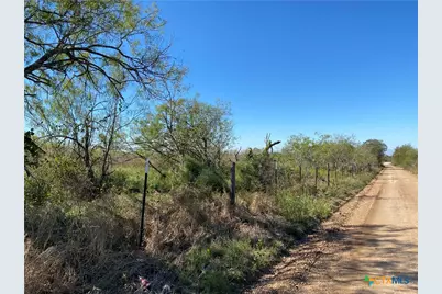 000 County Rd 407, Waelder, TX 78959 - Photo 4