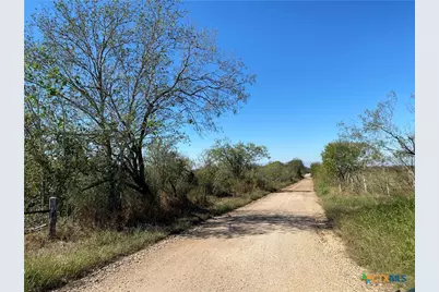 000 County Rd 407, Waelder, TX 78959 - Photo 1