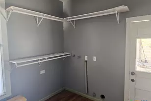 385 Comal Ave, New Braunfels, TX 78130 - Photo 2