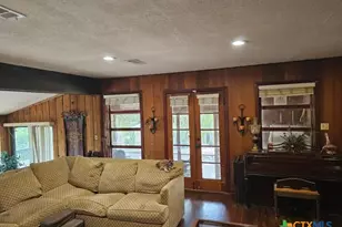 263 E Garden St, New Braunfels, TX 78130 - Photo 8