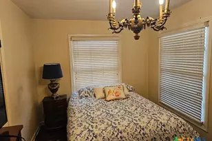 263 E Garden St, New Braunfels, TX 78130 - Photo 16