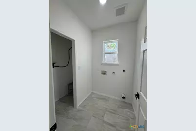 717 Avenue C, Seguin, TX 78155 - Photo 6