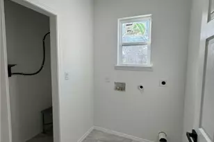 717 Avenue C, Seguin, TX 78155 - Photo 6