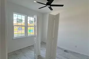 717 Avenue C, Seguin, TX 78155 - Photo 12