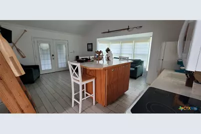 101 E Saint Louis Avenue, Seadrift, TX 77983 - Photo 6