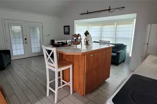 101 E Saint Louis Ave, Seadrift, TX 77983 - Photo 6