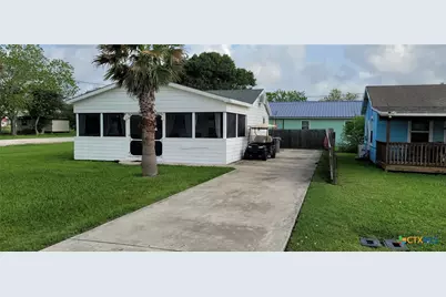 101 E Saint Louis Avenue, Seadrift, TX 77983 - Photo 2
