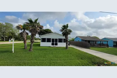 101 E Saint Louis Avenue, Seadrift, TX 77983 - Photo 1