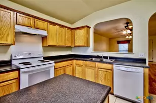 219 Starling Creek, New Braunfels, TX 78130 - Photo 4