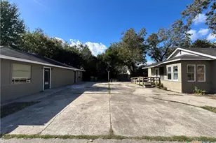 1511 E Constitution St, Victoria, TX 77901 - Photo 10