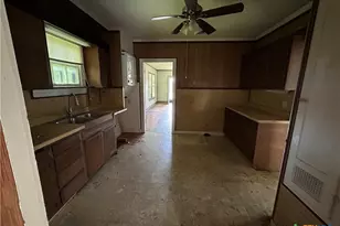 1511 E Constitution St, Victoria, TX 77901 - Photo 24