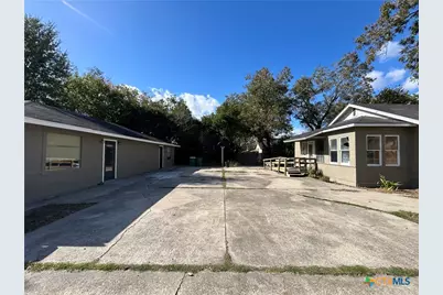 1511 E Constitution Street, Victoria, TX 77901 - Photo 8