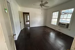 1511 E Constitution St, Victoria, TX 77901 - Photo 20