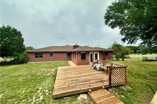 677 County Rd 3081, Lampasas, TX 76550 - Photo 4