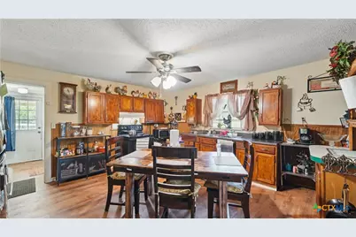 15521 E Highway 90, Kingsbury, TX 78638 - Photo 12