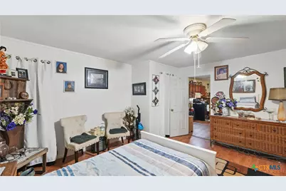 15521 E Highway 90, Kingsbury, TX 78638 - Photo 22