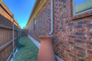 1176 Legacy Dr, New Braunfels, TX 78130 - Photo 38