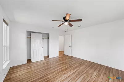 407 E 7th Street, Cameron, TX 76520 - Photo 26