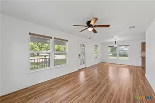 407 E 7th St, Cameron, TX 76520 - Photo 10