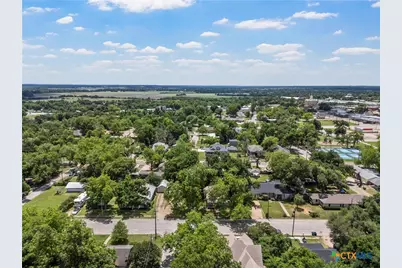 407 E 7th Street, Cameron, TX 76520 - Photo 36