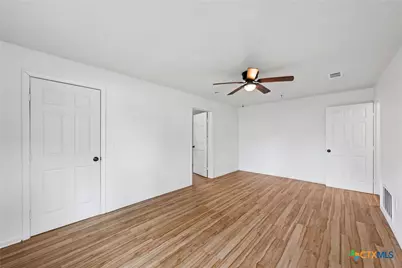 407 E 7th Street, Cameron, TX 76520 - Photo 28