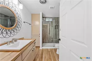 407 E 7th St, Cameron, TX 76520 - Photo 22