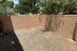 306 S Arnold St, Lampasas, TX 76550 - Photo 24