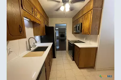 306 S Arnold Street, Lampasas, TX 76550 - Photo 8