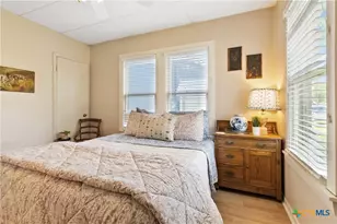 859 Pine St, New Braunfels, TX 78130 - Photo 18