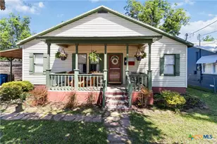 859 Pine St, New Braunfels, TX 78130 - Photo 1