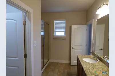 918 Crystal Brook Cove, New Braunfels, TX 78130 - Photo 4