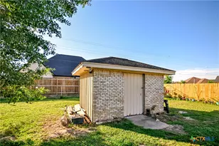904 Iola St, Victoria, TX 77904 - Photo 38